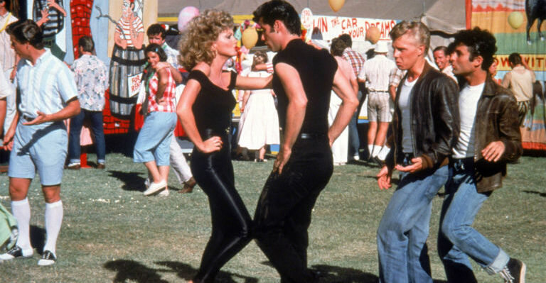 Olivia Newton John en John Travolta, still uit Grease (1978)