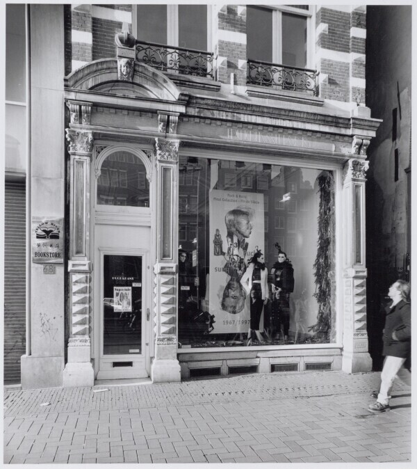 LE SHOP - Puck & Hans / Rokin 66, Amsterdam / foto Anna Beeke LE SHOP - Puck & Hans / Rokin 66, Amsterdam / foto Anna Beeke