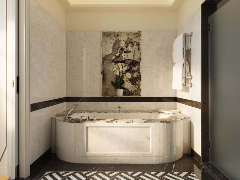 Mandarin Suite Bathroom 