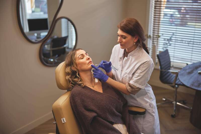 Injectable behandeling uitgevoerd door Mirthe van der Putten, cosmetisch arts KNMG Injectable behandeling uitgevoerd door Mirthe van der Putten, cosmetisch arts KNMG