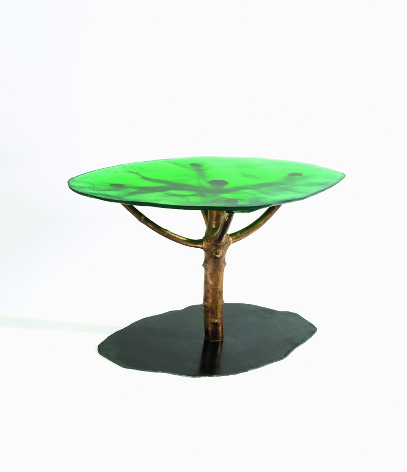 Martins&Montero: Jimmie Durham (Texas 1940-2021 Berlijn) voor Labinac, PINO (model 3), 2019. Epoxyhars, glas, ijzer en brons, 100,5 x 66 x 50 cm.  2/15 + 5 AP