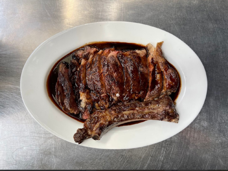 Cote de Boeuf tijdens Sunday Roast at Café Caron © Anne Timmer